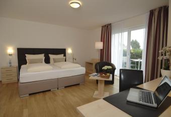 Hotel-Restaurant Sebastianushof allows 18 year olds to book a room