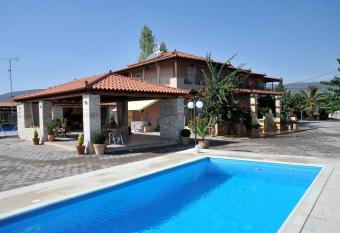 Angelos   andia Apartments has Balcony rooms