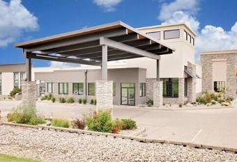 Brookings Inn allows 18 year olds to book a room