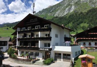 Ferienhaus Enzian has Balcony rooms