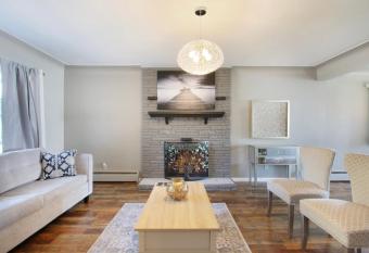 LakeView motel has Balcony rooms