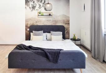 Design Apartment Stuttgart Messe-Airport Tiefgarage allows 18 year olds to book a room