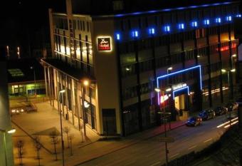 Hotel Rhein-Ruhr Bottrop allows 18 year olds to book a room