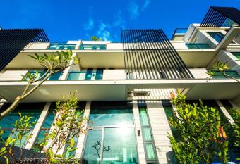 MIKE B&B has Balcony rooms