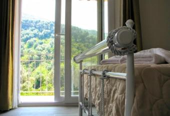 Parga Horizon Apartments allows 18 year olds to book a room