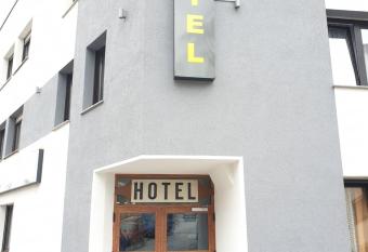 Kirchberg Hotel garni has Balcony rooms