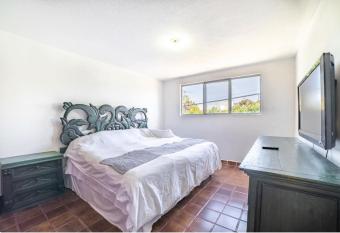 Ubicad  sima Suite Seguridad Av Zaragoza A27 allows 18 year olds to book a room