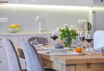 Apartmani Laurus has Balcony rooms