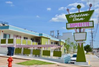 Classen Inn has Balcony rooms