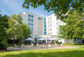 Hotel Bochum Wattenscheid affiliated by Meli   allows 18 year olds to book a room