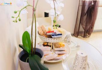 Residenza Matteotti has Balcony rooms