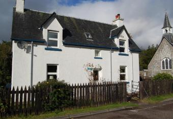 Duart Cottage allows 18 year olds to book a room