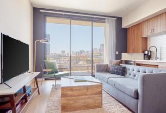 Sonder The Leo has Balcony rooms