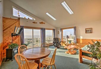 Sanderling Sea Cottages, Unit 11 has Balcony rooms