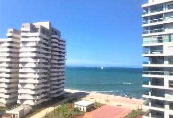 Charming Appartement With a Beautifull View allows 18 year olds to book a room