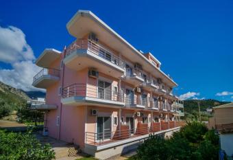 Himara Royal Hotel has Balcony rooms