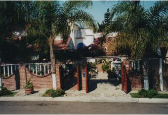 Welcome To Casa OLE Playas de Tijuana 5-Rooms 14-Guests close to Shoping Center & Beach has Balcony rooms