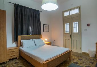 corner 11 allows 18 year olds to book a room