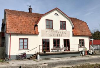 Mejeriet Stenkyrka BWB allows 18 year olds to book a room