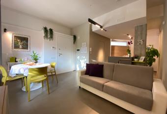 Exclusive Loft Salerno Centro allows 18 year olds to book a room