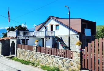 Villa Shuaipaj has Balcony rooms