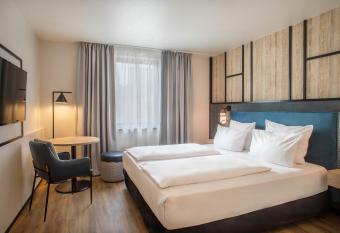 Hotel M  nchen City Center affiliated by Meli   allows 18 year olds to book a room