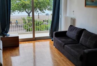 Nafpaktos Beach House has Balcony rooms