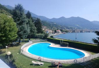 Appartamento per 4 persone - Caray Park - Sale Marasino - Lago d Iseo has Balcony rooms