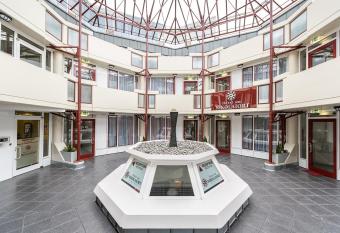 Hotel am Nikolaiort allows 18 year olds to book a room