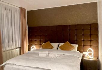 Hotel R  ttenscheider Stern allows 18 year olds to book a room