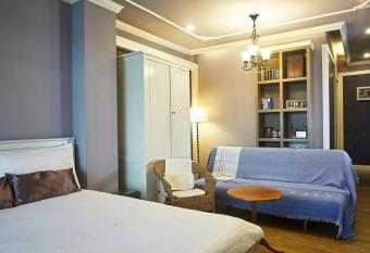 Forever Sunny B&B has Balcony rooms