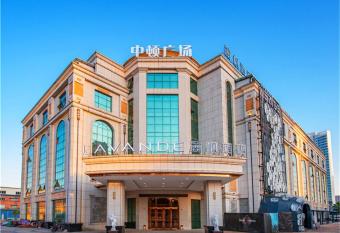 Lavande Hotel Jiangmen Golf Club allows 18 year olds to book a room