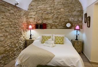 Casa Arco de la Pastora has Balcony rooms