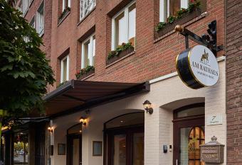 Apartment-Hotel am Rathaus has Balcony rooms