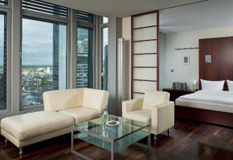 INNSiDE by Meli   Frankfurt Eurotheum allows 18 year olds to book a room