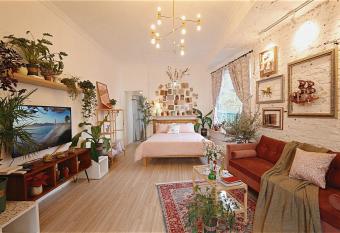 Eiffel Gallery apartment allows 18 year olds to book a room