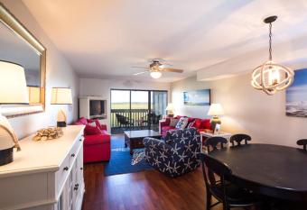 189 Beach Club Villa has Balcony rooms