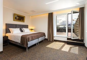 Adoryal Hotell has Balcony rooms