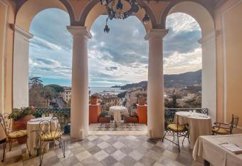 Villa Gelsomino Exclusive House allows 18 year olds to book a room