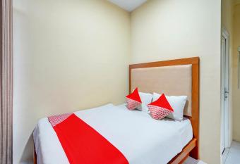 OYO 3710 Izzi Hotel allows 18 year olds to book a room