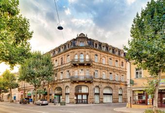 Hotel National allows 18 year olds to book a room