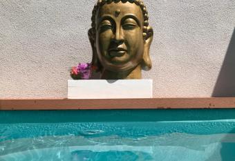 Apartments LOTA,Heated pool TOP location allows 18 year olds to book a room