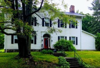 Gardner Farm Inn has Balcony rooms