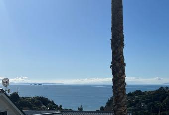 Palm Beach Oasis, Double Kayak, WiFi, SKYTV & possibly a Car! has Balcony rooms