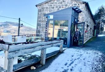 Auberge de Thelis has Balcony rooms