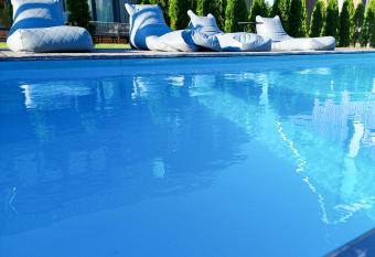 PAJ  RIO PAGUNDA - Vaivoryk  t  s namai allows 18 year olds to book a room