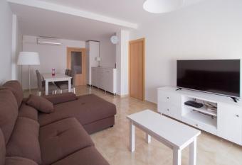 Rep  s Mar i Muntanya allows 18 year olds to book a room