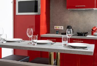 Appartements French Riviera Confidential Centre Ville Juan les Pins proche des plages allows 18 year olds to book a room