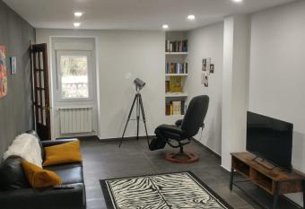 Casa de la Abuela en el Camino de Santiago a Finiesterre allows 18 year olds to book a room