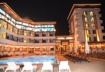 Blue Pier Hotel has Smoking/Balcony rooms